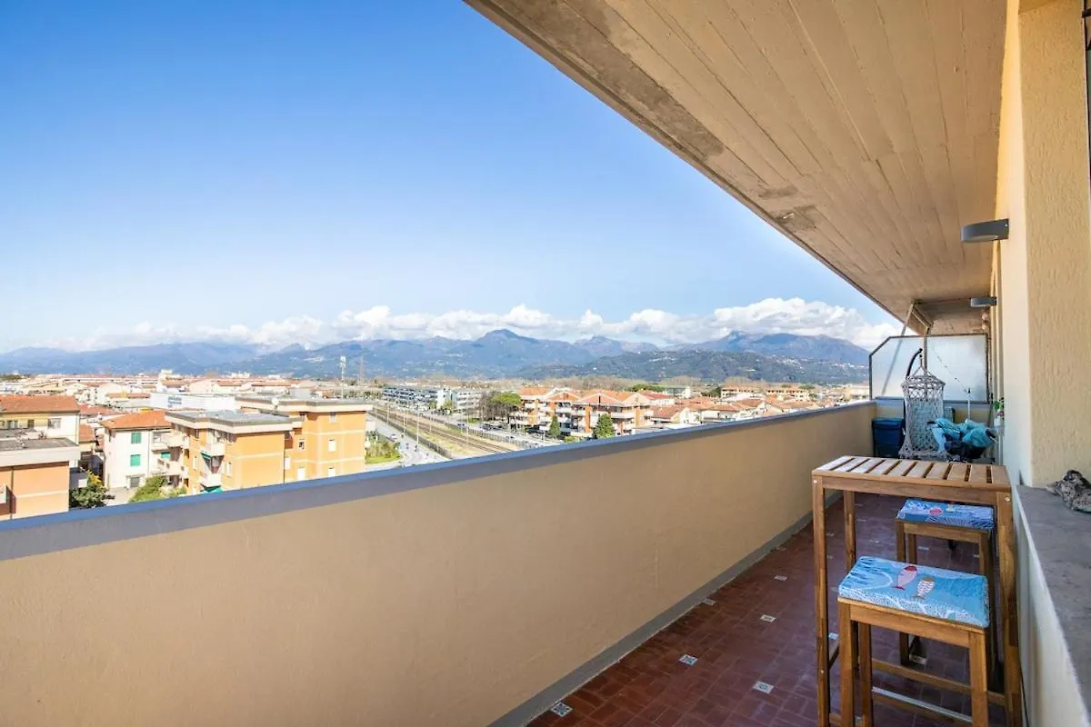 Chez Ale, With Panoramic Terrace In Viareggio Apartment