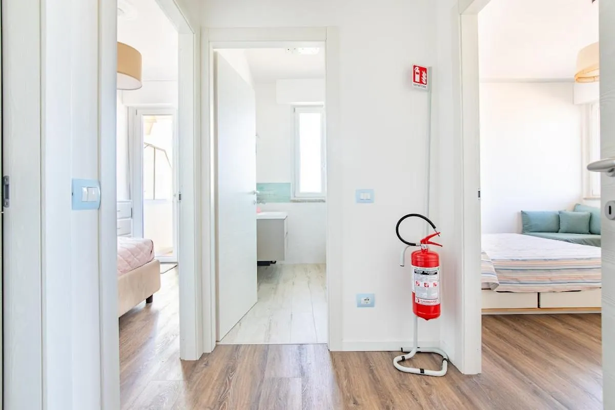 Chez Ale, With Panoramic Terrace In Viareggio Apartment