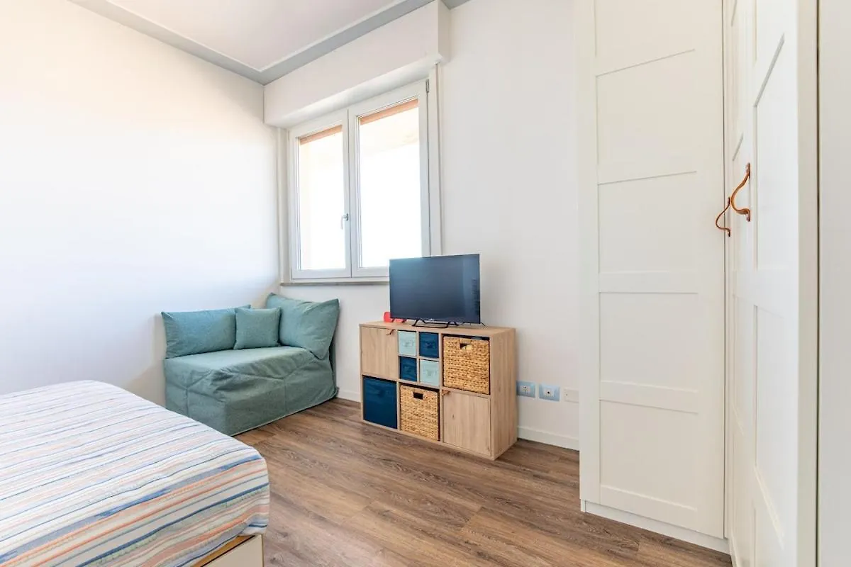 Chez Ale, With Panoramic Terrace In Viareggio Apartment
