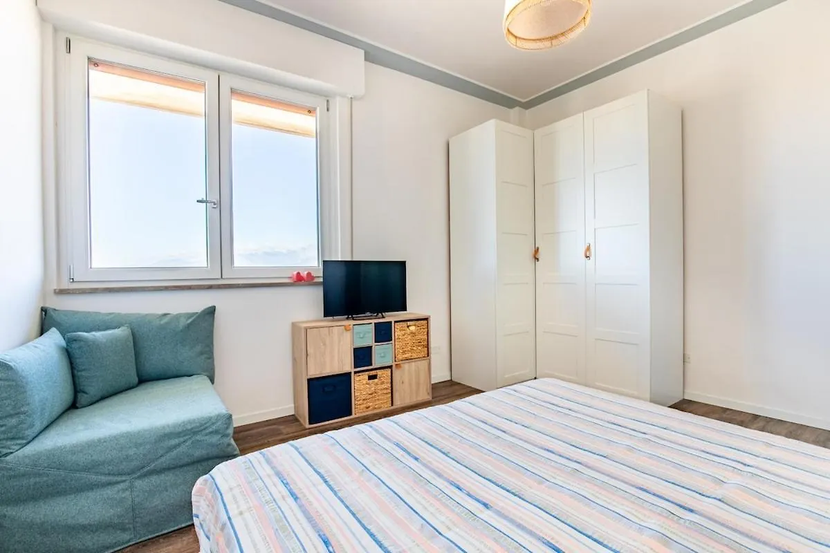 Chez Ale, With Panoramic Terrace In Viareggio Apartment